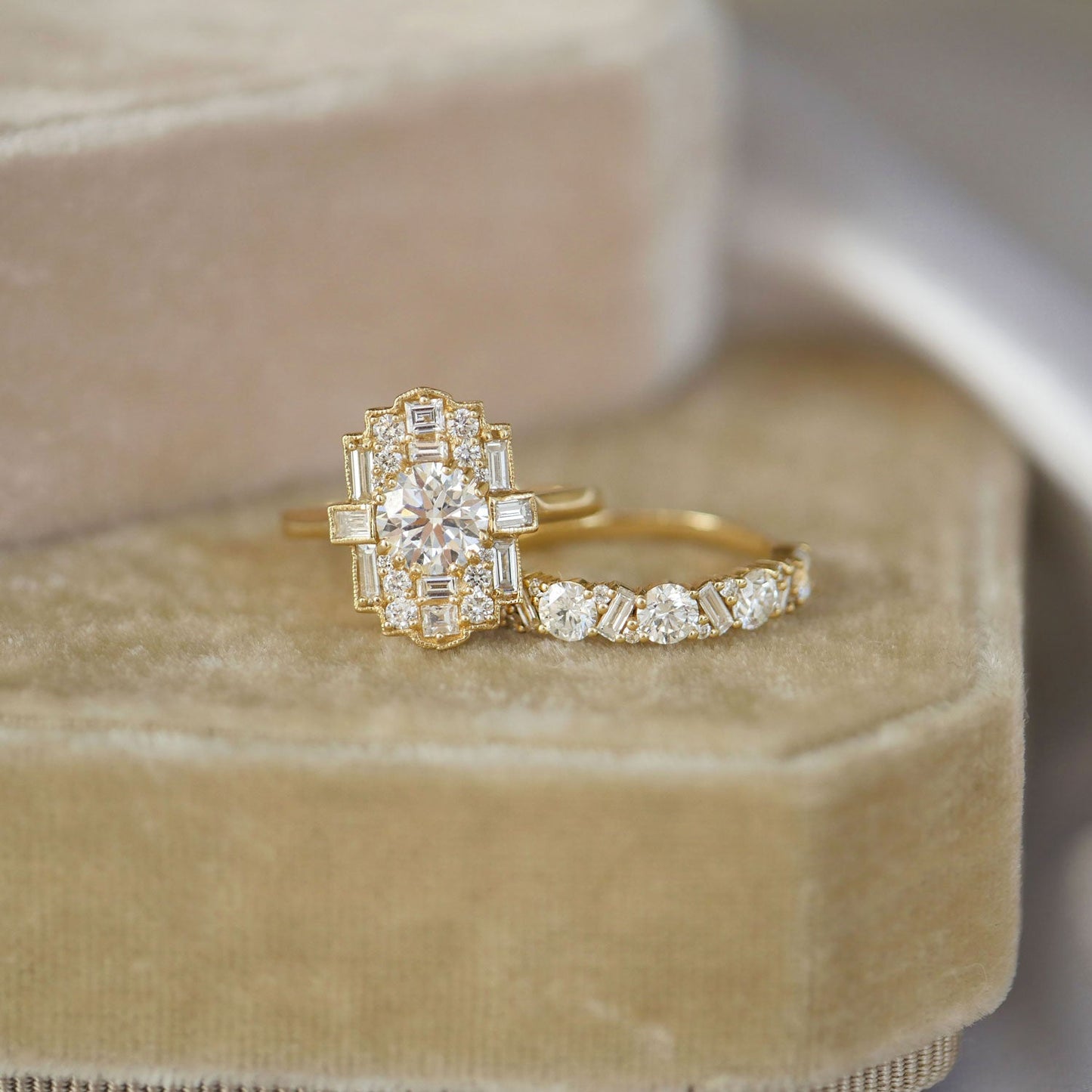 1.02  TCW Round and Baguette Cluster Wedding Band