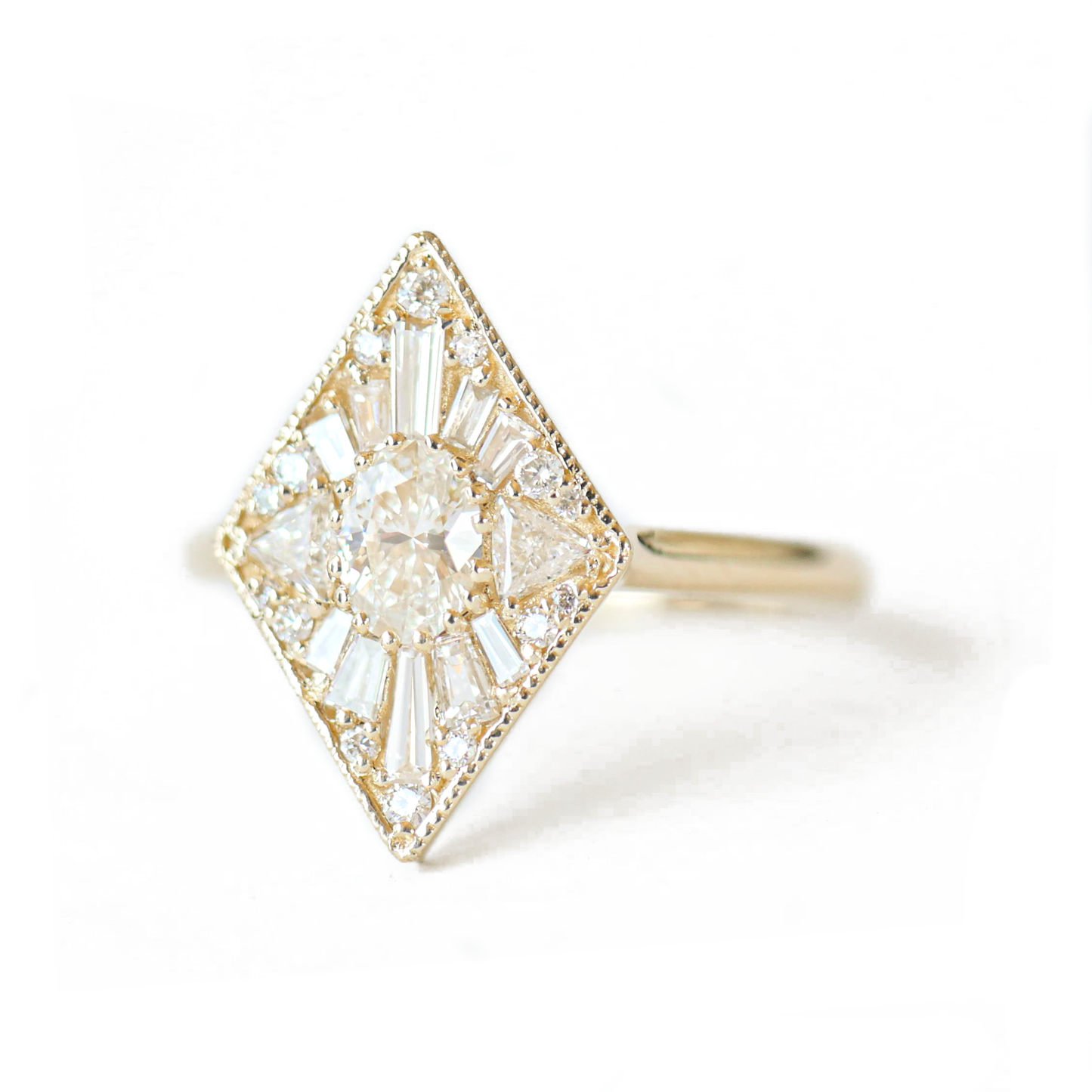 0.3 CT Oval Shape CVD Diamond Kite Engagement Ring