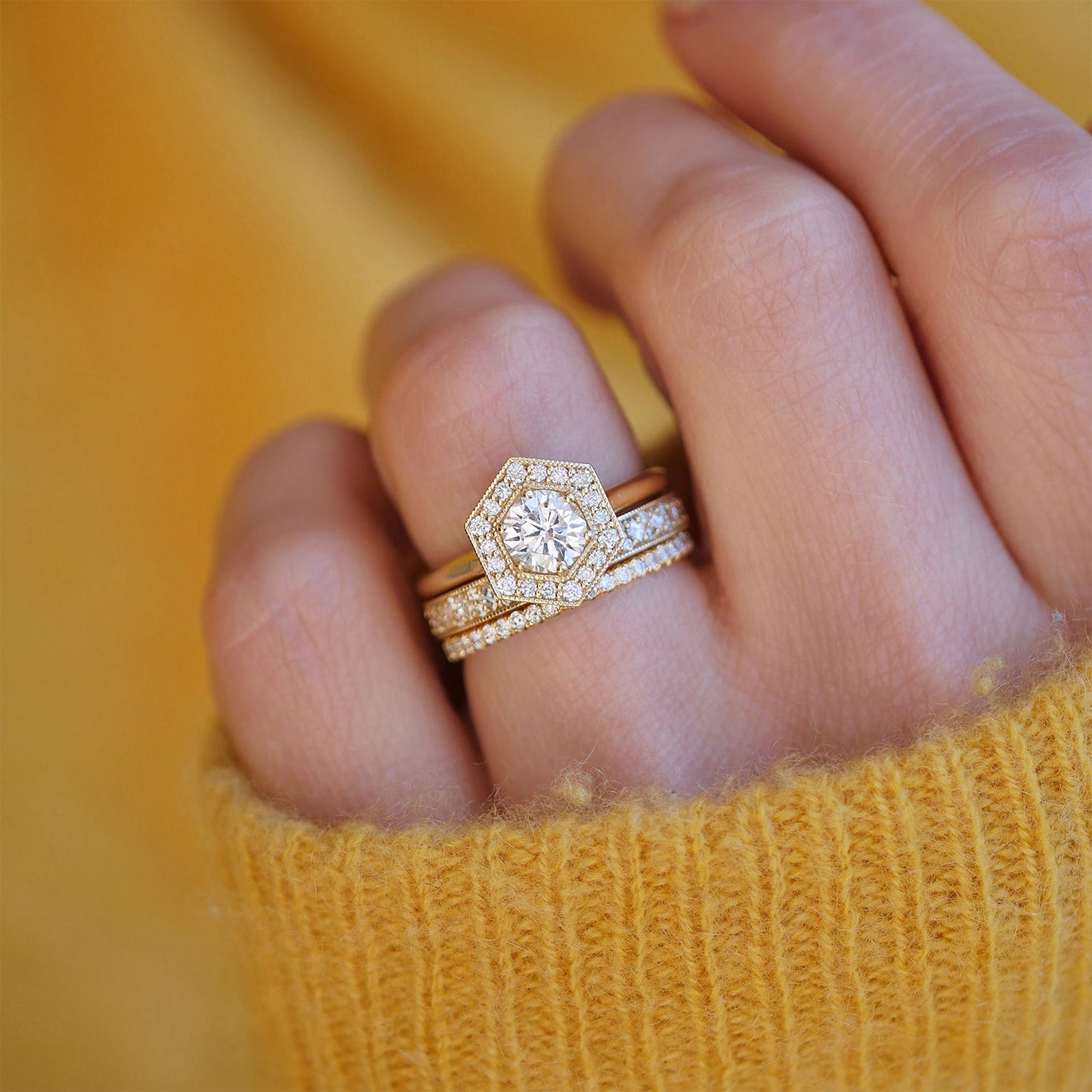 0.75 CT Round Shape CVD Diamond halo Engagement Ring