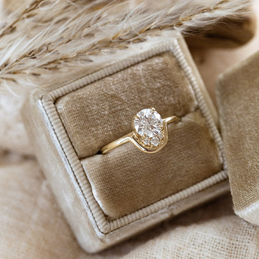 1.00 CT Carats Round Cut Moissanite diamond Unique Style Engagement Ring