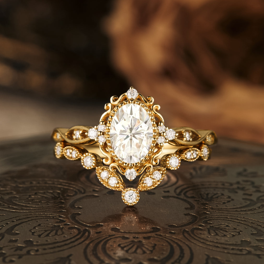 0.94 CT Oval Shaped Moissanite Diamond Bridal Set With Vintage Setting